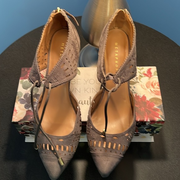 Metaphor Suede High Heel Pumps, Size 10. - Picture 4 of 10